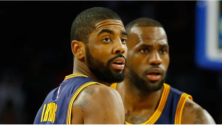 Kyrie Irving y LeBron James.