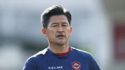 A los 56 años, el futbolista más viejo del mundo firmó otro contrato