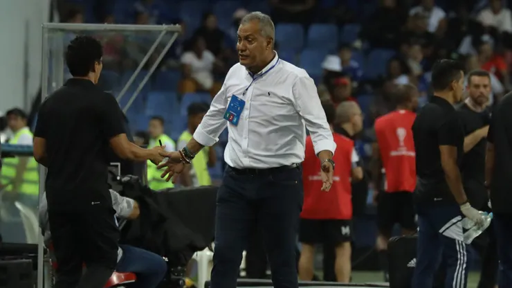 El DT dejó fuera a este jugador de Emelec