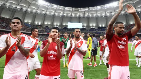 BUSAN, SOUTH KOREA - JUNE 16: Peru players appaluds fans after the international friendly match between South Korea and Peru at Busan Asiad Stadium on June 16, 2023 in Busan, South Korea. (Photo by Chung Sung-Jun/Getty Images)
