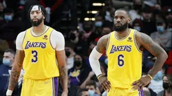 Los Angeles Lakers debaten si extender o no el contrato de Anthony Davis.