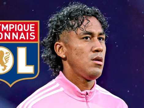 ¿Por qué no firmó Renato Tapia aun con Olympique Lyon?