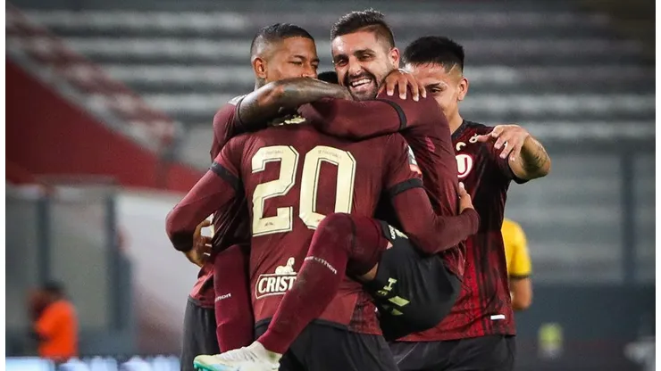 La "U" bailó samba con Cantolao y espera a Corinthians.