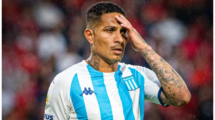Paolo Guerrero muy lejos de continuar en Racing Club de Argentina