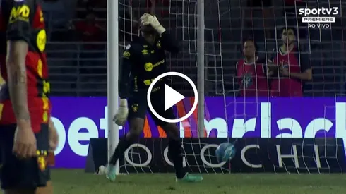 Jordan Esteves, portero del Sport Recife, se marcó un gol en contra en el partido frente al Clube de Regatas correspondiente a la jornada 15 de la Serie B del Brasileirao.