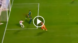 Insólito fallo de Calleri: era el gol del año, pero la erró ante el arco vacío