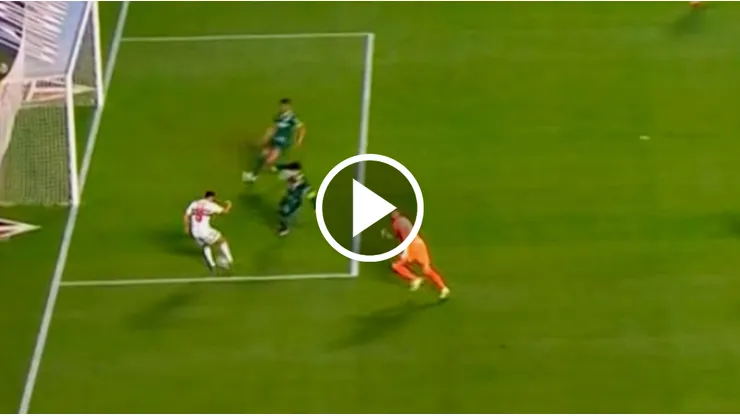 Insólito fallo de Calleri: era el gol del año, pero la erró ante el arco vacío