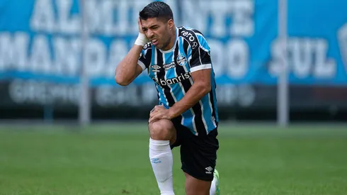 El charrúa esta planificando un viaje a Barcelona para recibir atención médica sobre su rodilla.