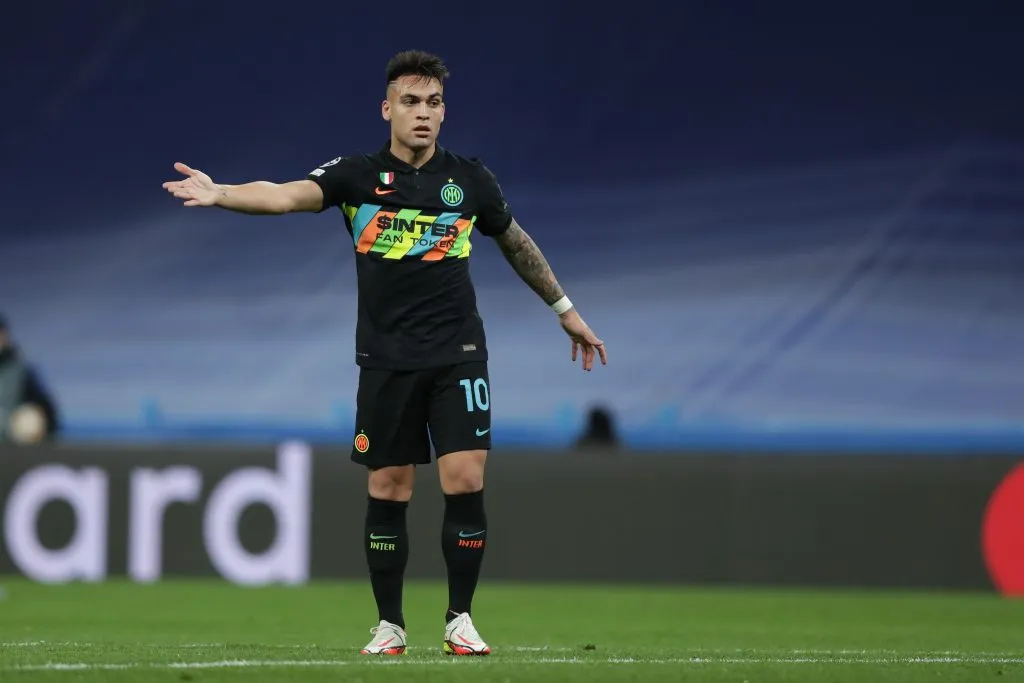 Lautaro Martínez en el Inter vs. Real Madrid que se disputó en el Santiago Bernabéu el siete de diciembre del 2021 por el Grupo D de la Champions League. Getty Images