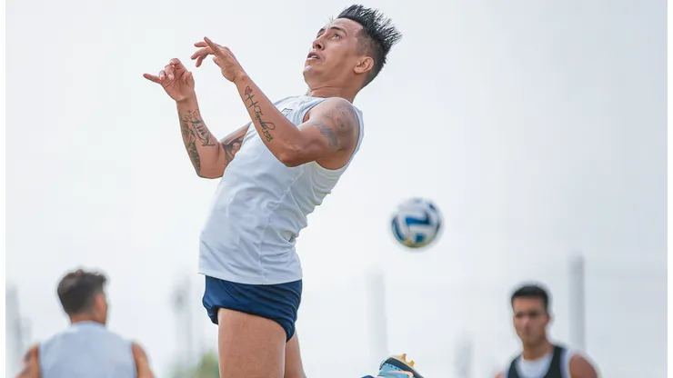 Christian Cueva se presentó en los entrenamientos sin problemas