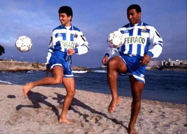 Bebeto y Mauro Silva en la presentación como nuevos refuerzos del Deportivo La Coruña. @RCDeportivo