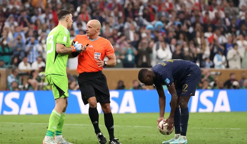 Emiliano Martínez vs. Francia: Getty