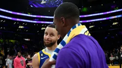 Stephen Curry y Lonnie Walker IV.