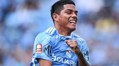 Cristal toma la punta del Clausura con este Blooper