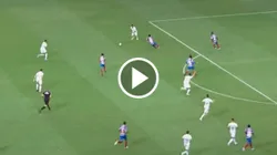 El delantero de 36 años se anotó con magistral asistencia.