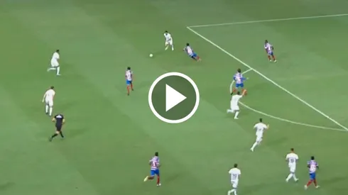 El delantero de 36 años se anotó con magistral asistencia.