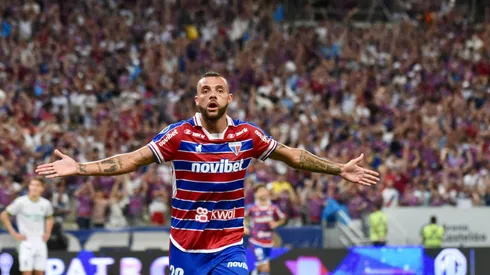 Guilherme fue la gran figura de la serie con tres goles.