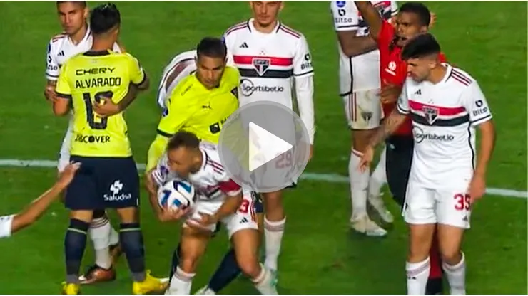 Hicieron enojar a Paolo Guerrero: delantero de Liga de Quito impuso respeto y salió en defensa de Alexander Alvarado