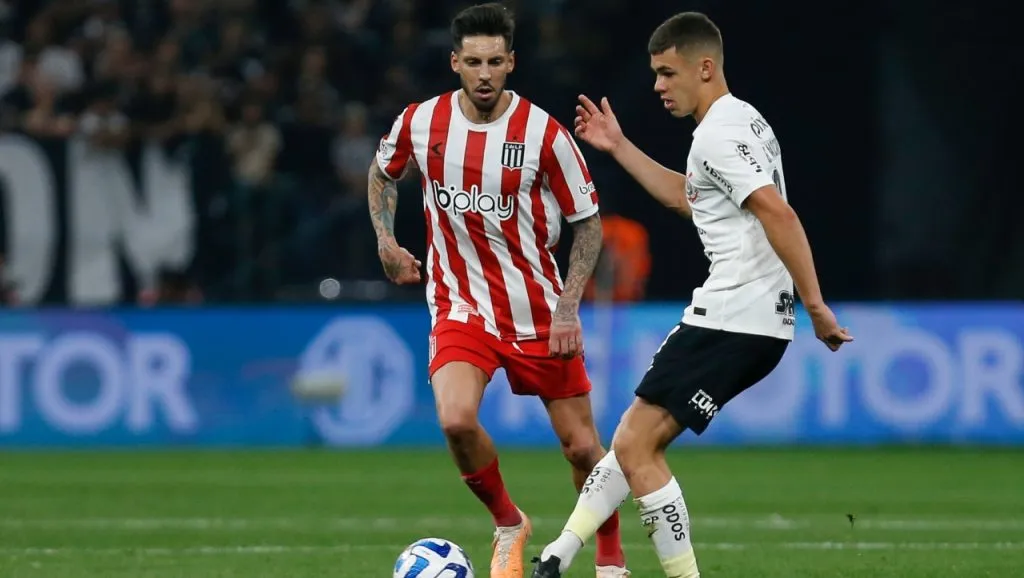 Gabriel Moscardo, ante Estudiantes de La Plata por Copa Sudamericana (Getty Images).