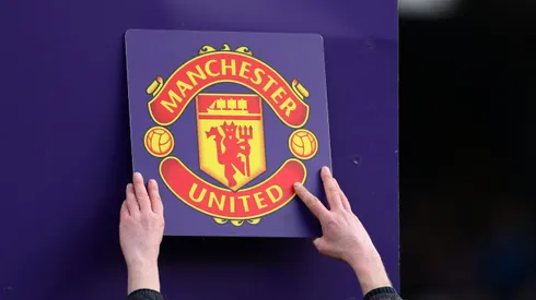 Manchester United cierra venta millonaria en la recta final del mercado