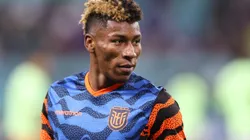 DOHA, QATAR - NOVEMBER 29: Kevin Rodriguez Ecuador warms up prior to the FIFA World Cup Qatar 2022 Group A match between Ecuador and Senegal at Khalifa International Stadium on November 29, 2022 in Doha, Qatar. (Photo by Elsa/Getty Images)