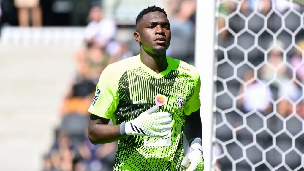 Yahia Fofana, arquero de Angers (IMAGO / PanoramiC).