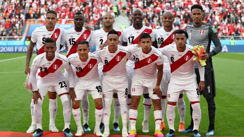 YEKATERINBURG, RUSSIA - JUNE 21: Peru team pose prior to the 2018 FIFA World Cup Russia group C match between France and Peru at Ekaterinburg Arena on June 21, 2018 in Yekaterinburg, Russia. (Photo by Catherine Ivill/Getty Images)