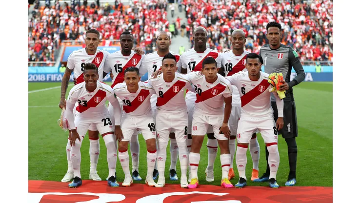 YEKATERINBURG, RUSSIA - JUNE 21: Peru team pose prior to the 2018 FIFA World Cup Russia group C match between France and Peru at Ekaterinburg Arena on June 21, 2018 in Yekaterinburg, Russia. (Photo by Catherine Ivill/Getty Images)