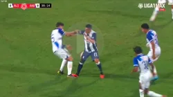 La DESTRUCTIVA falta de Cueva que no vio el VAR