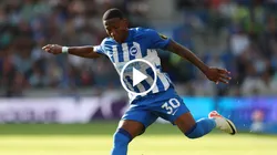 El lateral ecuatoriano reclamó como penal esta jugada