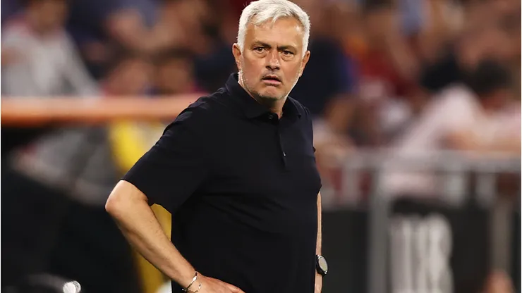 Mourinho quiere a un delantero colombiano para la Roma pero su equipo se niega a venderlo