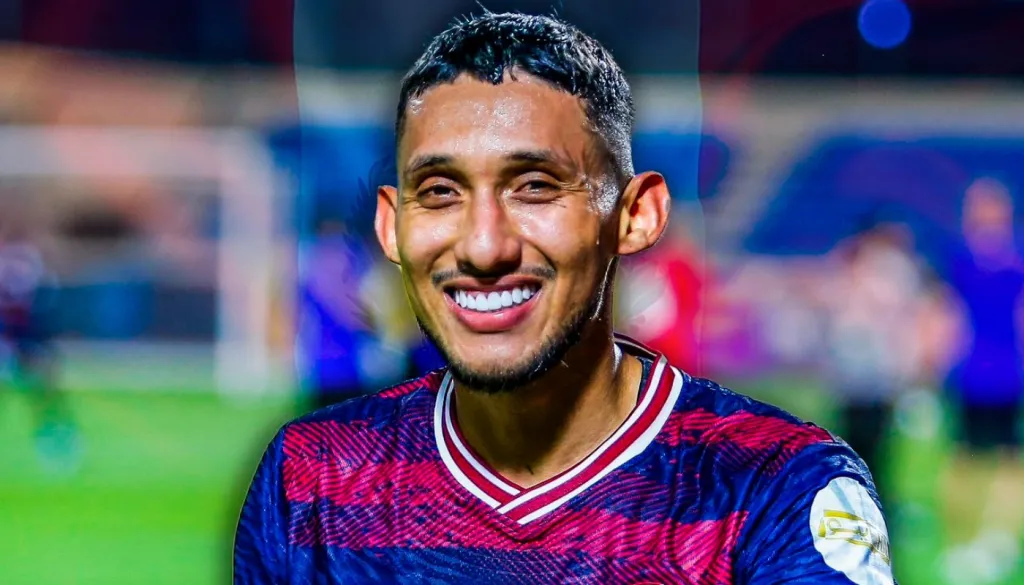 Gonzales jugando para Al Adalah. (Foto: Al Adalah Prensa)