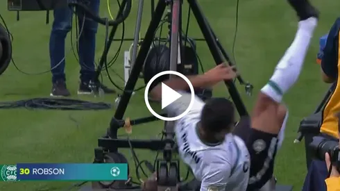 Le metió un gol a Flamengo y su festejo casi lo manda al hospital