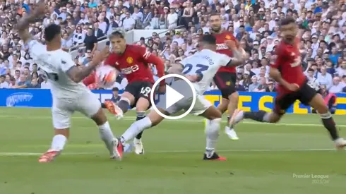 Polémica decisión: Cuti Romero puso la mano ante el disparo de Garnacho pero el VAR no vio nada