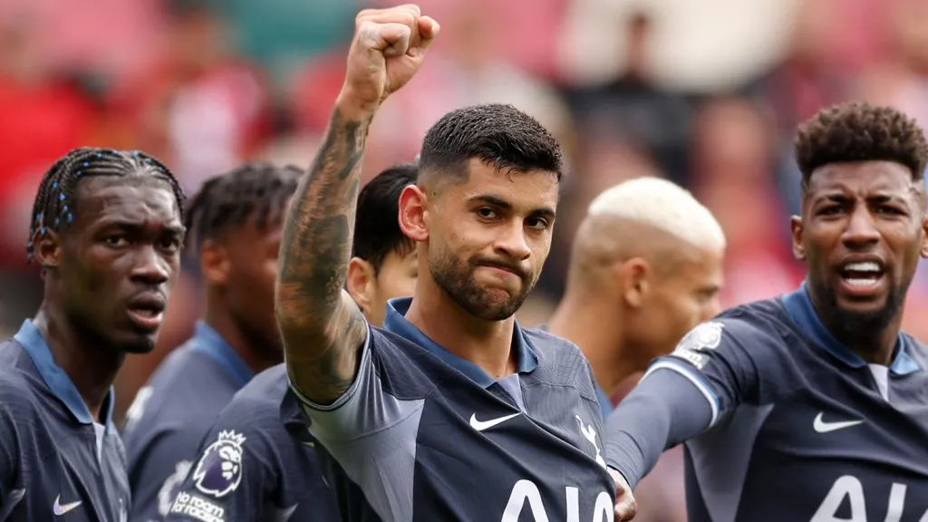 Cristian 'Cuti' Romero con el Tottenham Hotspur