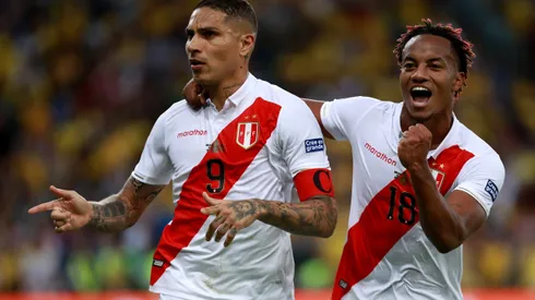 RIO DE JANEIRO, BRAZIL - JULY 07: Paolo Guerrero of Peru celebrates with teammate Andre Carrillo of Peru after scoring the first goal of his team during the Copa America Brazil 2019 Final match between Brazil and Peru at Maracana Stadium on July 07, 2019 in Rio de Janeiro, Brazil. (Photo by Bruna Prado/Getty Images)