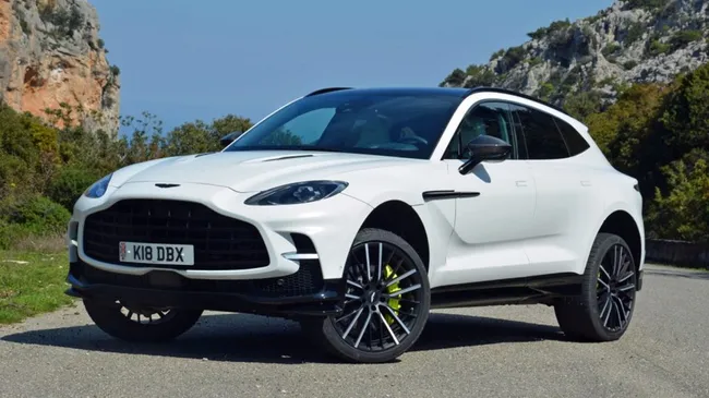 Aston Martin DBX 2023