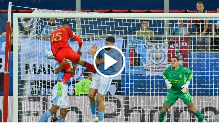Cabezazo a lo CR7 y entre dos defensores: Manchester City sufrió a En-Nesyri