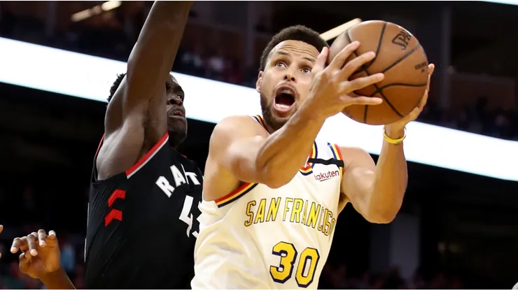 Stephen Curry vs. Toronto Raptors en la NBA.