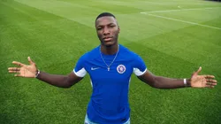 Moisés Caicedo fue presentado como nuevo refuerzo del Chelsea