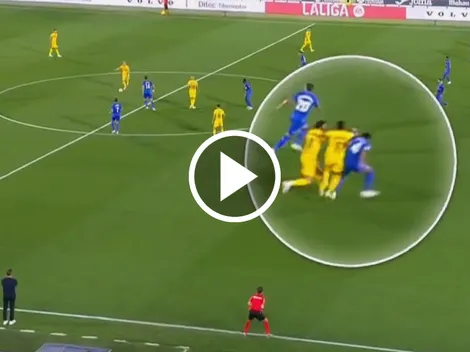 ¡Raphinha SE VOLVIÓ LOCO! Golpeó a un rival y dejó a Barcelona con uno menos