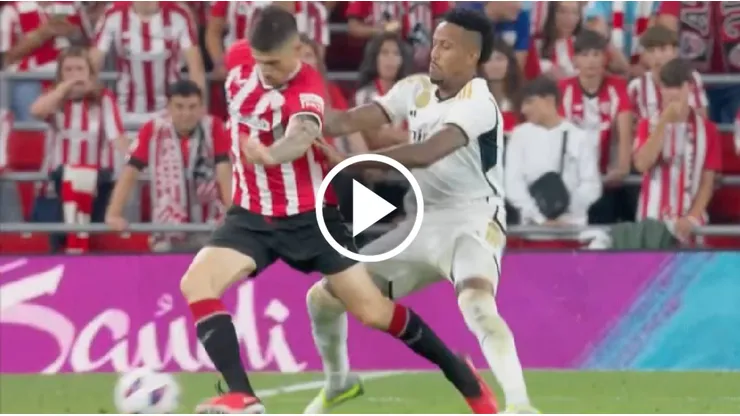 El brasileño tuvo que salir antes del final del partido por lesión en su rodilla izquierda