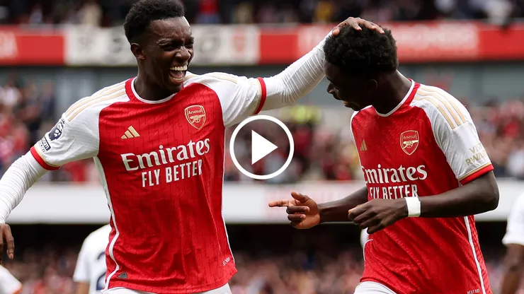 Arsenal venció al Nottingham Forest en el inicio de la Premier League