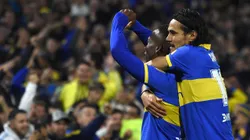 BUENOS AIRES, ARGENTINA - AUGUST 09: Luis Advíncula (C) of Boca Juniors celebrates with teammate Edinson Cavani after scoring the team's second goal during a Copa CONMEBOL Libertadores 2023 round of sixteen second leg match between Boca Juniors and Nacional at Estadio Alberto J. Armando on August 09, 2023 in Buenos Aires, Argentina. (Photo by Marcelo Endelli/Getty Images)