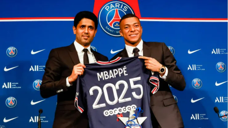 Kylian Mbappé se habría abierto a la posibilidad de renovar su contrato con el PSG. Getty Images.