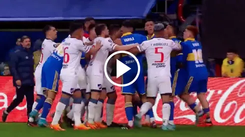 El 'Bolso' se molestó por la canchereada del 'Colo' Barca.