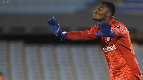 El arquero ecuatoriano estuvo muy cerca de cometer un error.