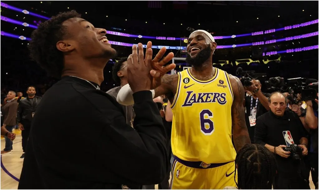 LeBron y Bronny James (Foto: Harry How / Getty Images)