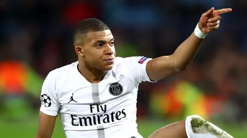 El PSG retiró las camisetas de Kylian Mbappé de las tiendas oficiales. Getty Images.