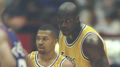 Shaquille O'Neal (der.) con Los Angeles Lakers.